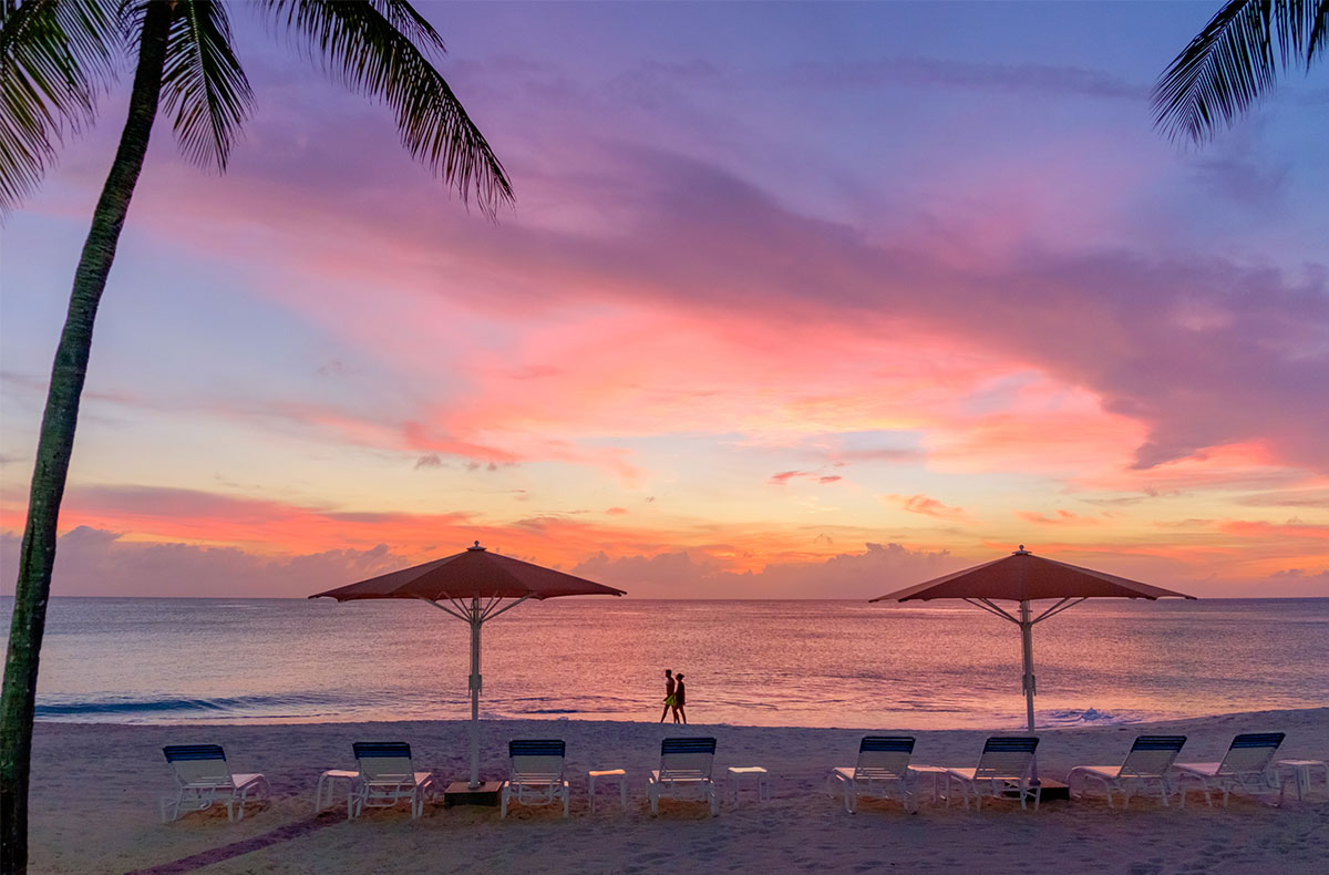 Beautiful sunset on Seven Mile Beach, Grand Cayman.