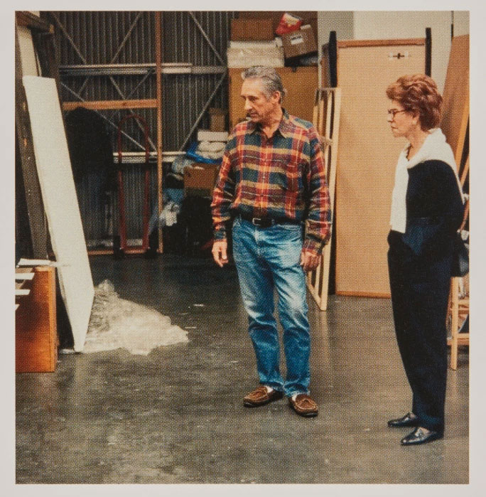 EMILY FISHER LANDAU AND ED RUSCHA AT HIS STUDIO IN VENICE BEACH, CA IN 1985 (IMAGE COURTESY EMILY FISHER LANDAU CENTER FOR ARTS)