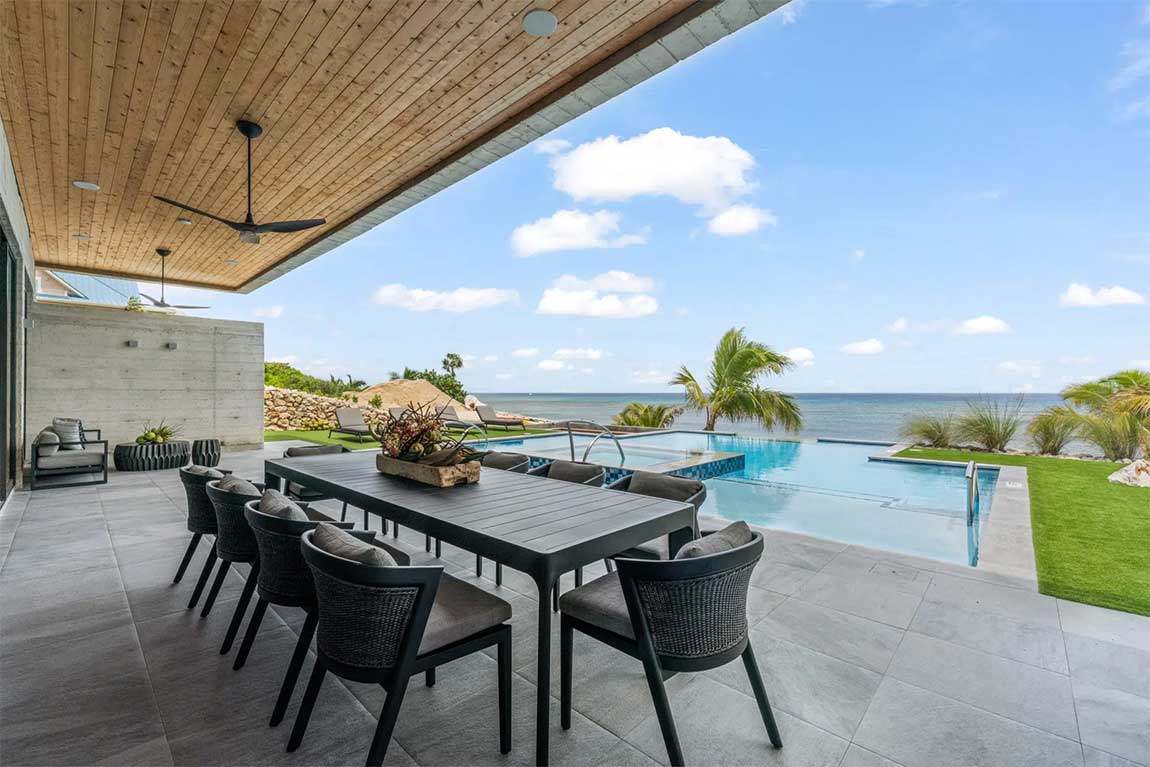 Modern outdoor living at Bella Rocca, Grand Cayman