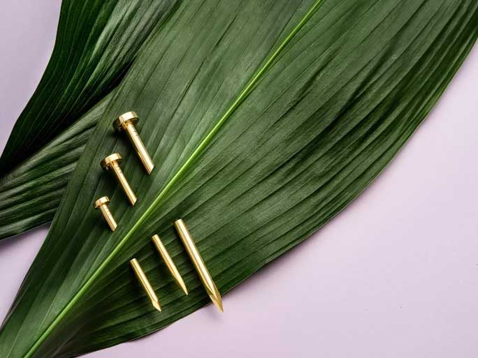 ALDO CIPULLO FOR CARTIER 'JUST UN CLOU' SET OF JABOT PINS, 1970S | ESTIMATE: 70,000 - 100,000 HKD