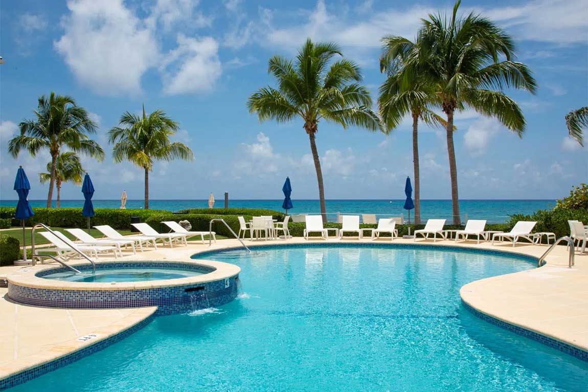 Crescent Point, Seven Mile Beach a luxury property in the Cayman Islands