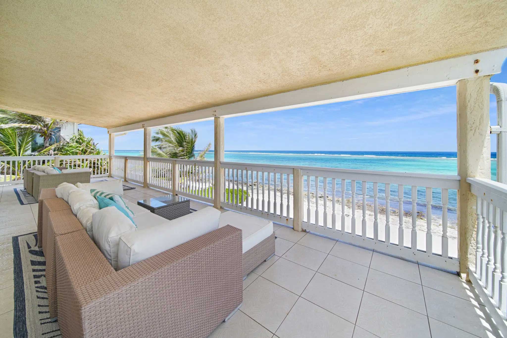 Sea Charm, Grand Cayman